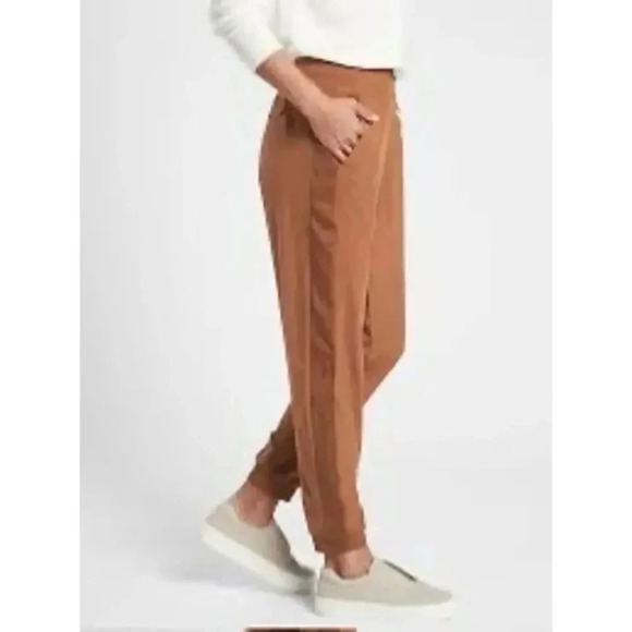 Athleta Womens Brooklyn Lined Jogger Pants Size 8 Brown/Rust - Picture 3 of 10